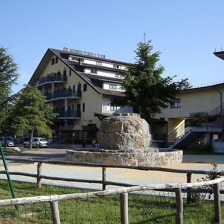 Hotel La Fattoria Камильятелло-Силано Экстерьер фото