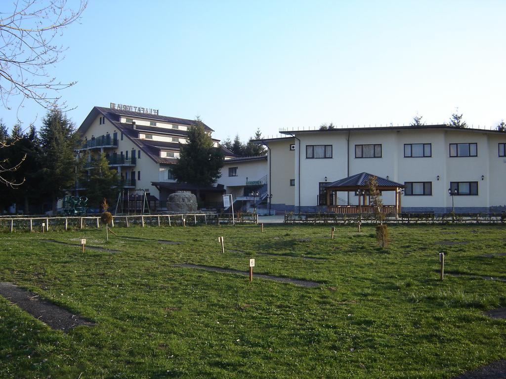 Hotel La Fattoria Камильятелло-Силано Экстерьер фото