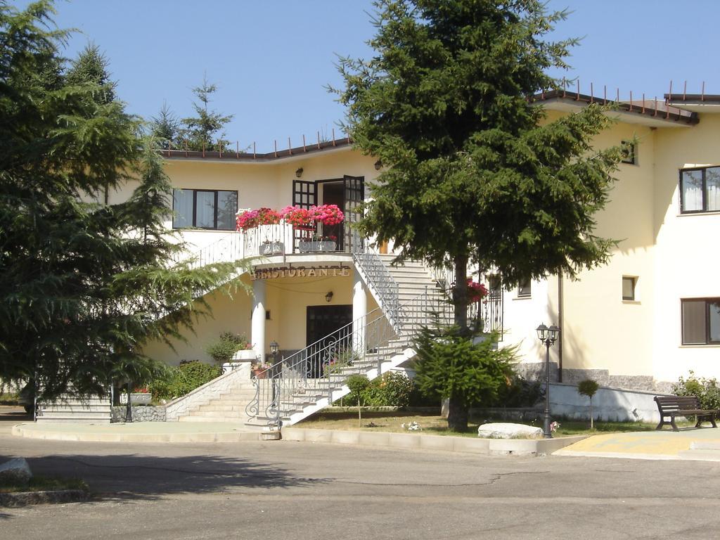 Hotel La Fattoria Камильятелло-Силано Экстерьер фото