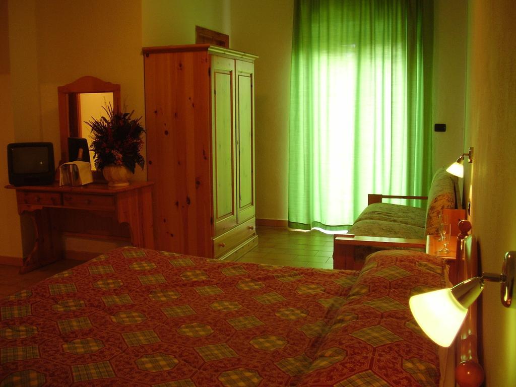 Hotel La Fattoria Камильятелло-Силано Номер фото