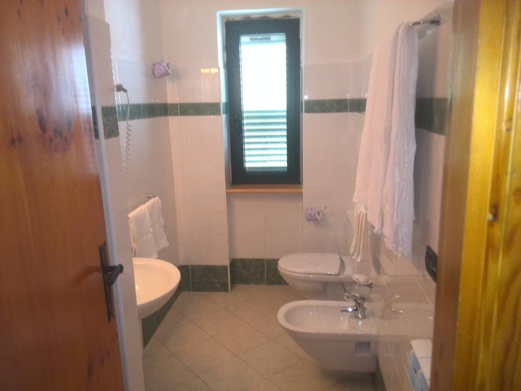Hotel La Fattoria Камильятелло-Силано Номер фото