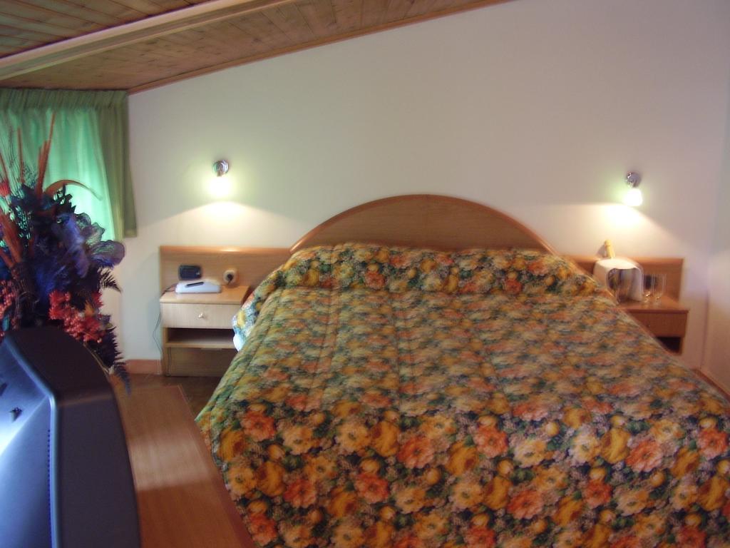 Hotel La Fattoria Камильятелло-Силано Номер фото